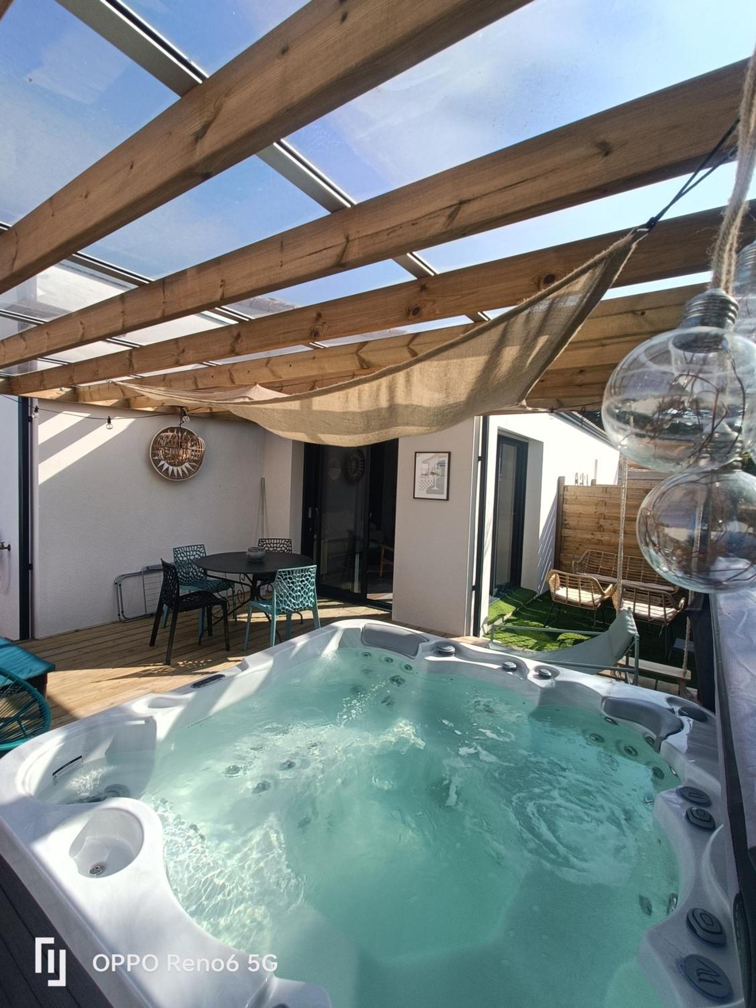 Apb Spa Locations Avec Jacuzzi Privatif Saint-Jean-de-Monts Exterior photo